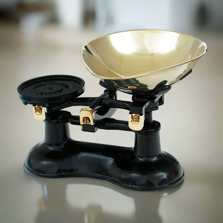 Scales Traditional Black with Brass Pan