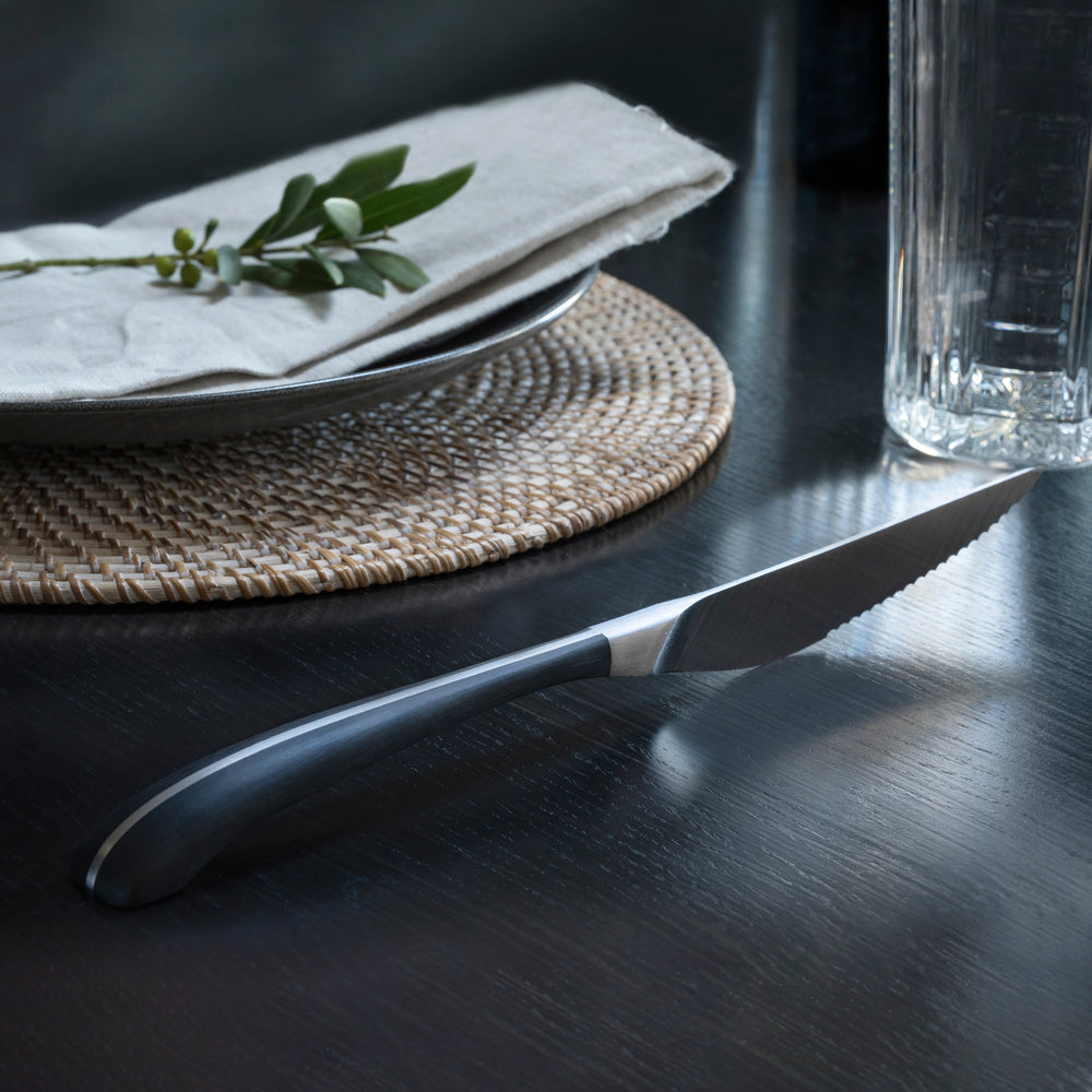 Contour Noir Satin Steak Knife